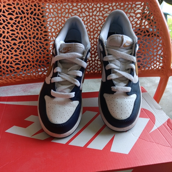 Nike Kids' Dark Blue and White Sneakers - Picture 2 of 3
